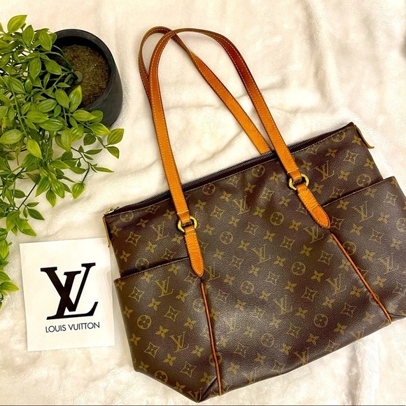 Louis Vuitton Handbags - LV Louis Vuitton Totally MM Monogram Authentic Luxury Women’s Handbag Tote Purse